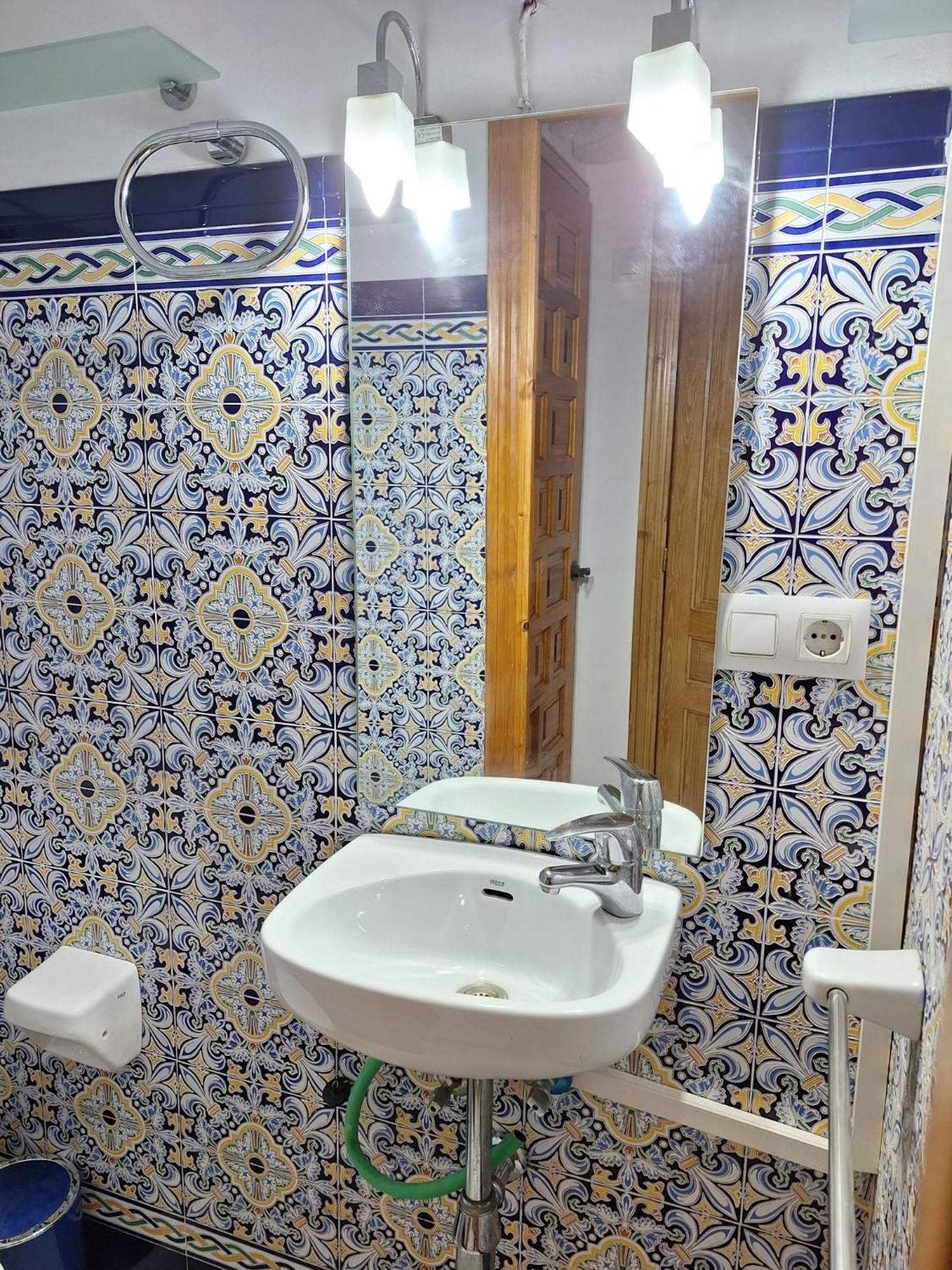 Apartamento Plaza San Roman 塞维利亚 外观 照片